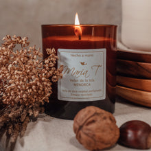 Cargar imagen en el visor de la galería, VELA AROMÁTICA WOODS 24 - Ambar Glass