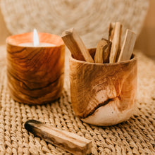 Load image into Gallery viewer, SEA AROMATIC CANDLE - Wood Large