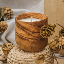 Load image into Gallery viewer, SCENTED CANDLE - ISLAND - Wood Small